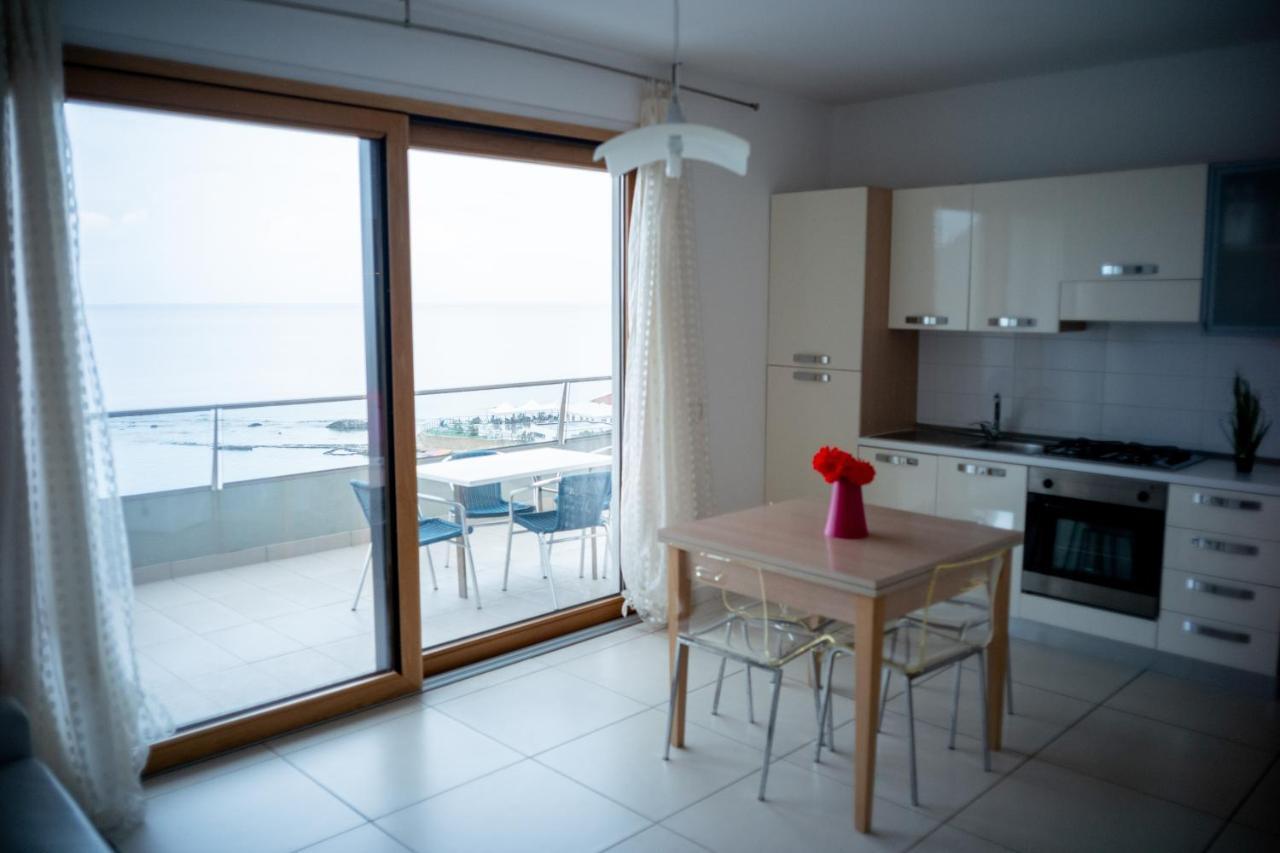 Residence Lungomare Porto Torres Exterior photo